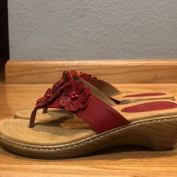 Cute Flowery Sandals! - Picture 3 of 5